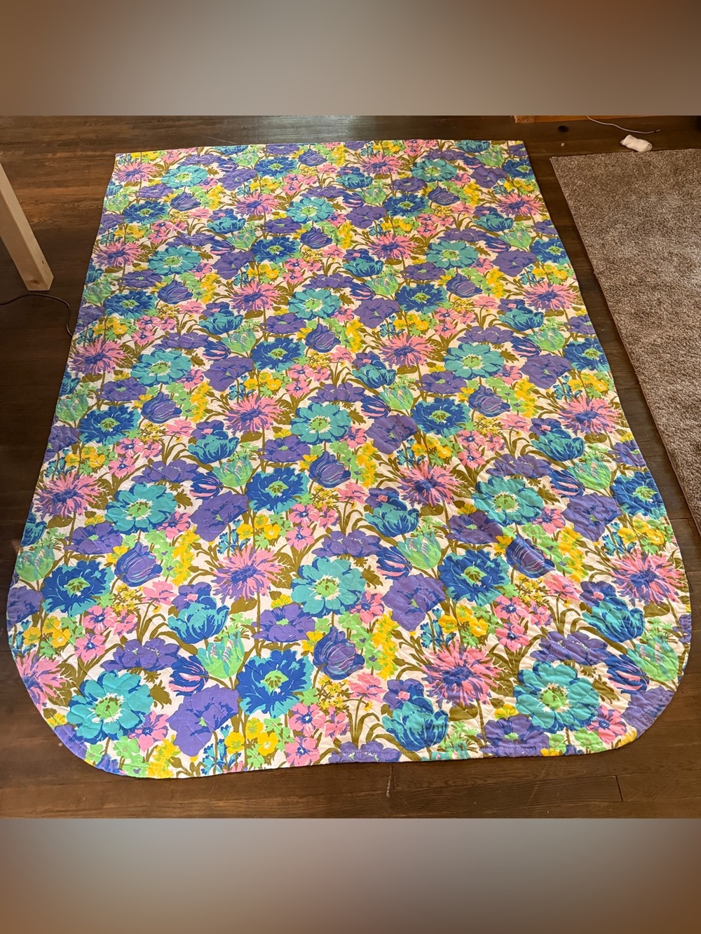 Vintage 90s King Bed Quilt Y2K Floral Colorful Design Rounded Foot Corners